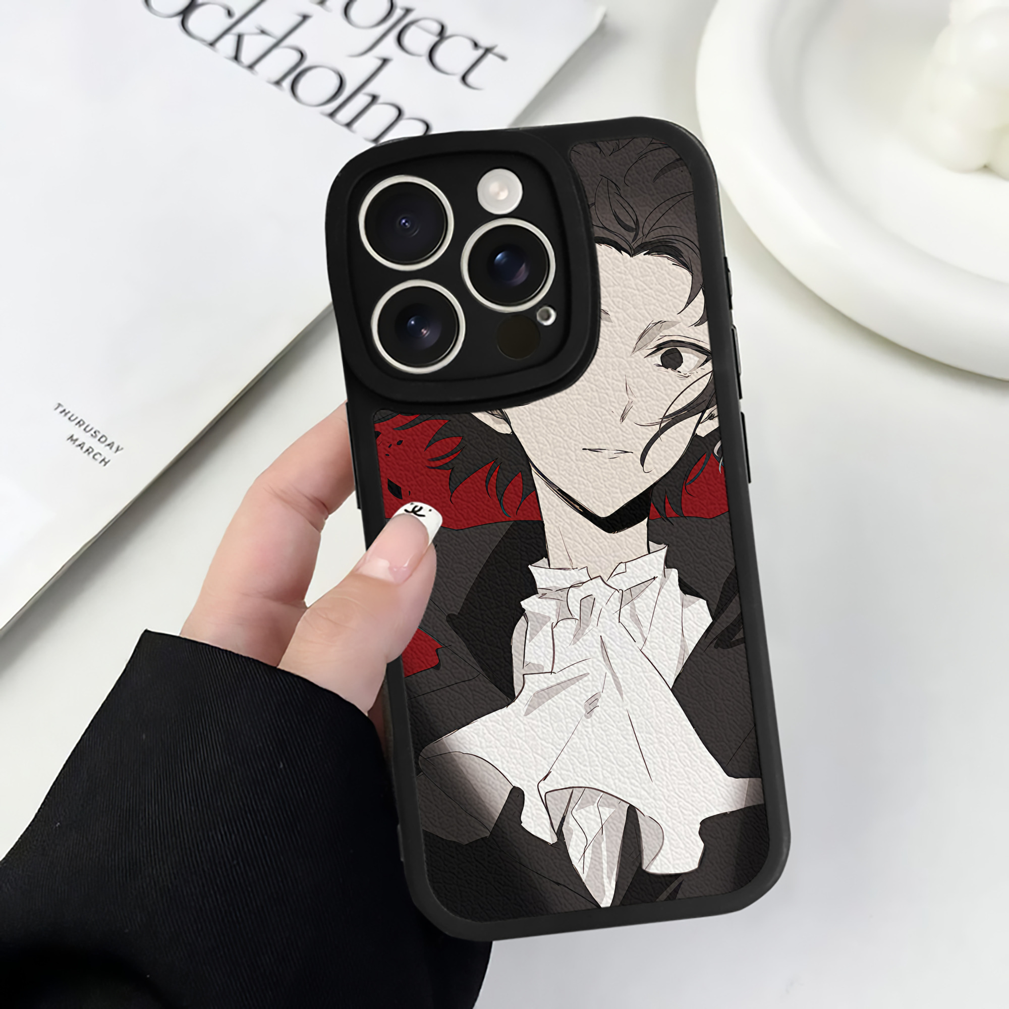 （画像用） 文豪ストレイドッグス Bungo Stray Dogs 【iPhone 16シリーズ対応】シリコンスマホケース（レザー調） 材質：シリコン